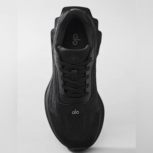 NEW- ALO Yoga Men's Black Sneakers brand NEW